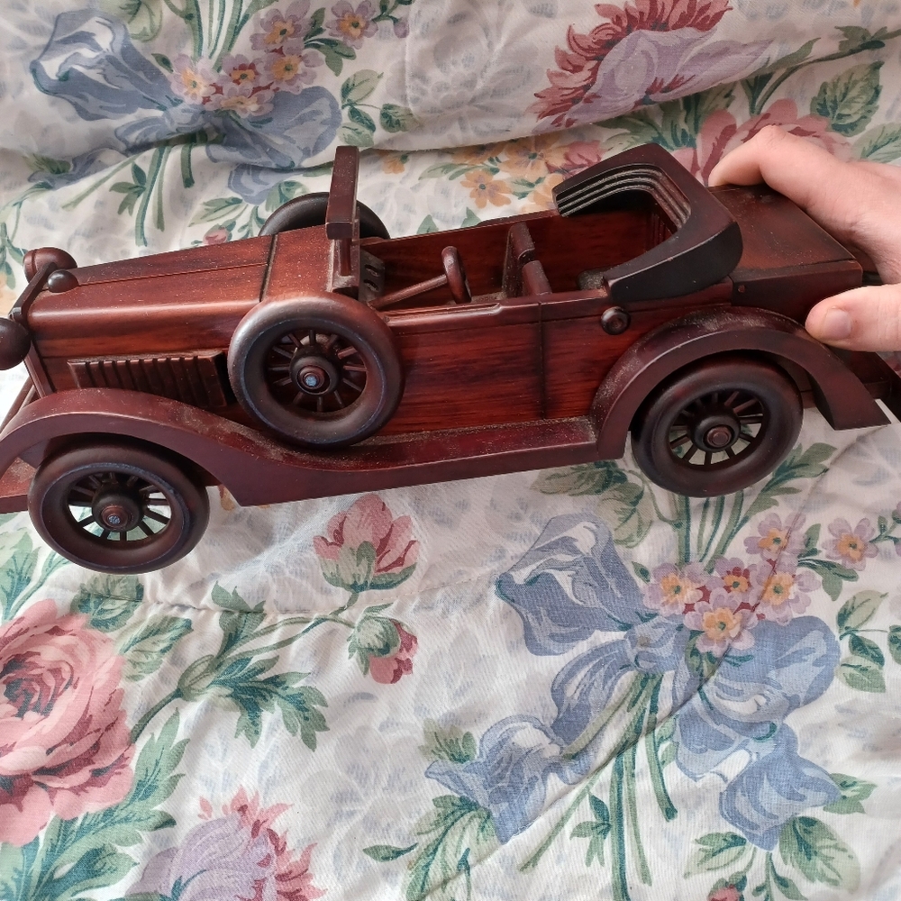 Auntie car
